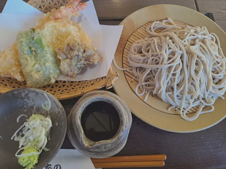 Cold soba with tempura